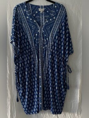 Avenue Blue and White Geometric Print Kimono